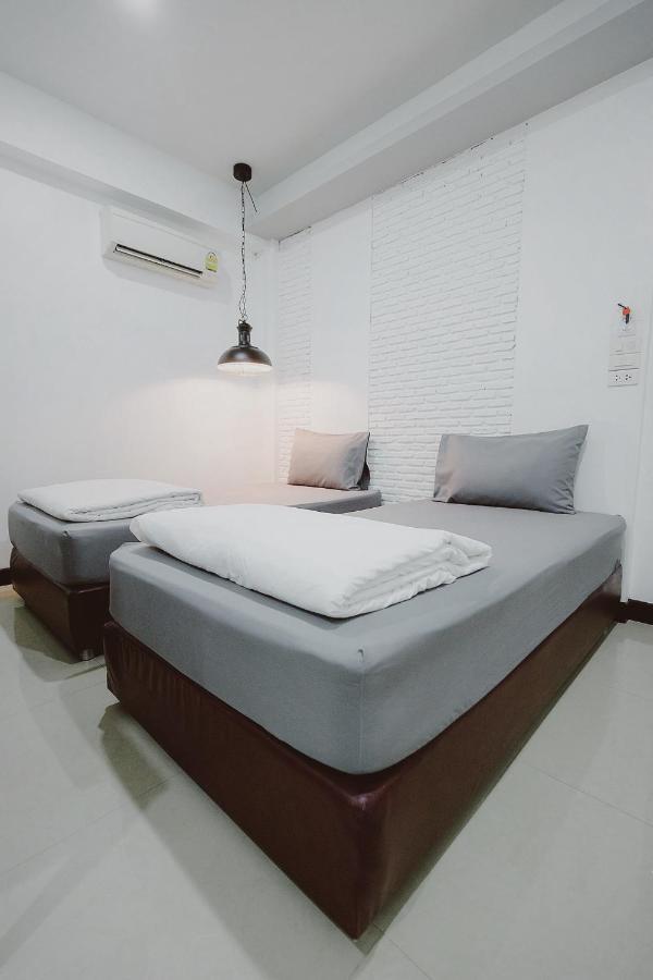 Hotel Pine Cafe'&Bed Ayutthaya Exteriér fotografie