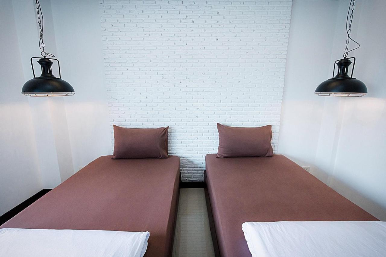 Hotel Pine Cafe'&Bed Ayutthaya Exteriér fotografie